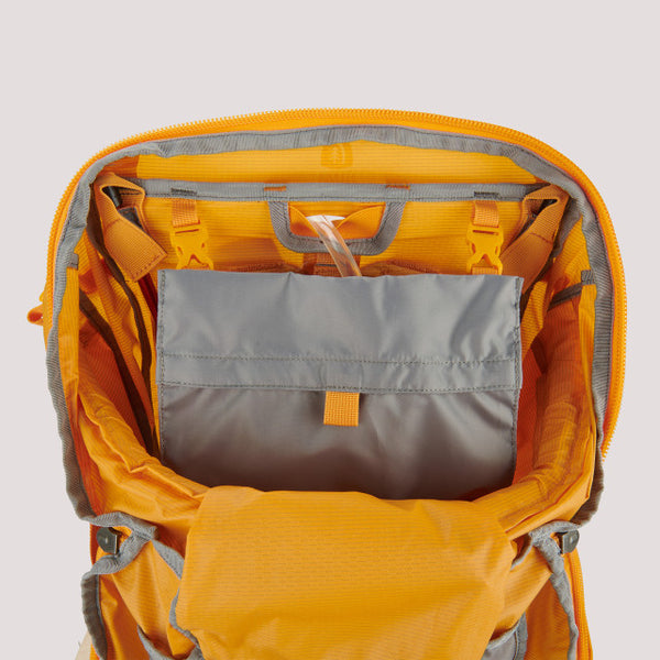 Mochila Flex Capacitor 40L-60L S/M 2024
