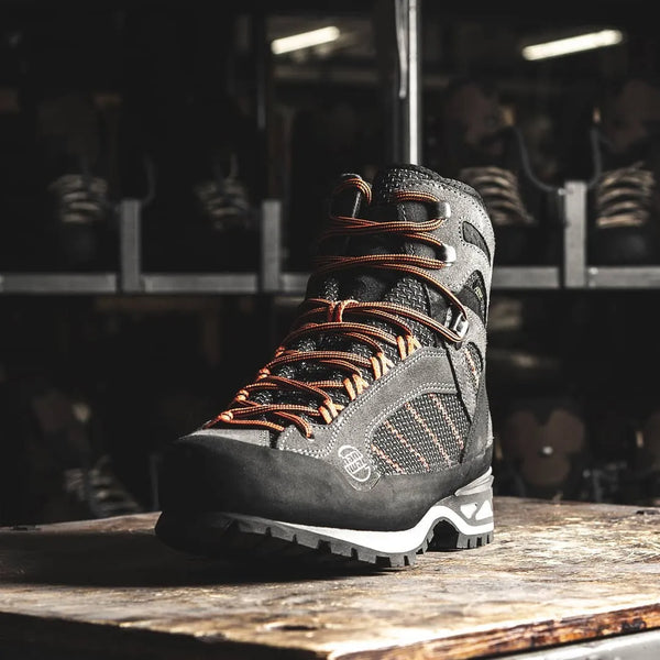 Bota de Montaña Makra Combi GTX