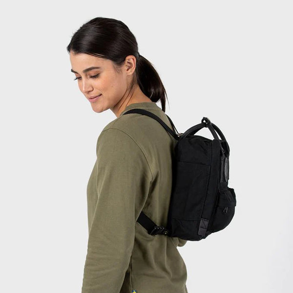 Mochila negra kanken outlet